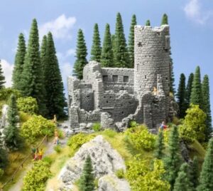 Castle Ruin 20 x 16,3 cm, 16,5 cm high