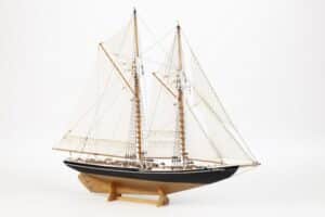 1:100 BLUENOSE II -WOODEN HULL