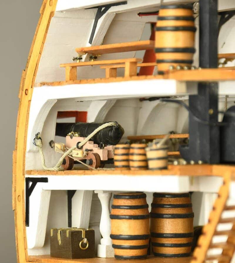 New Cross-Section of HMS Victory. 1:72 Wooden Model Ship Kit - Bilde 12
